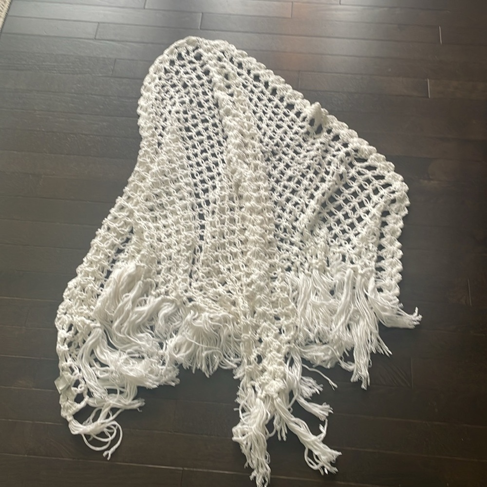 Banana Republic Crochet Fringed Scarf - Picture 2 of 4